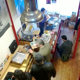 Ήρθε η ώρα για το καθιερωμένο παζάρι του Rock & Roll Circus