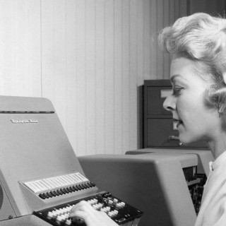 Infonympho #19: Αστεία πράγματα που σκέφτονται οι γυναίκες και άλλα