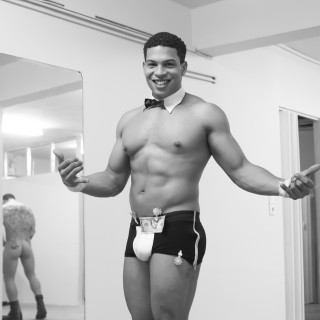 Πήγαμε στο πρώτο μαγαζί στην Αθήνα αποκλειστικά με ανδρικό στριπτίζ