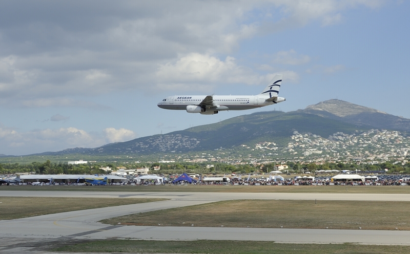 Χαμηλή διέλευση (low pass) αεροσκάφους Airbus A320 της AEGEAN